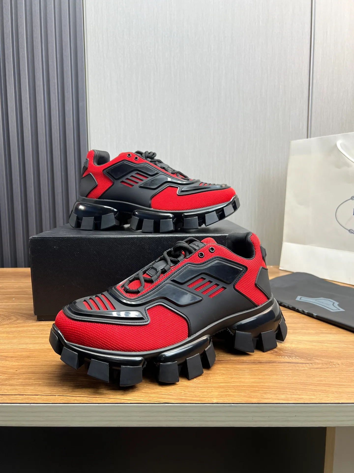 Men's shoes 💰620💰 [PRADA] Popular thick-soled shoes for couples 👩‍❤️‍👨 Available all year round ✔️Official website synchronization Original fly-knit film fabric + cowhide lining, 1⃣️ to 1⃣️ replica, original sole, 36-45 (45 made to order, non-refundable)